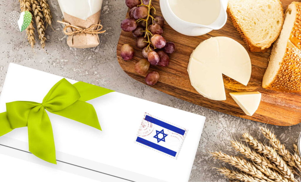 A family enjoying a meal with dishes from the Lev Haolam box
