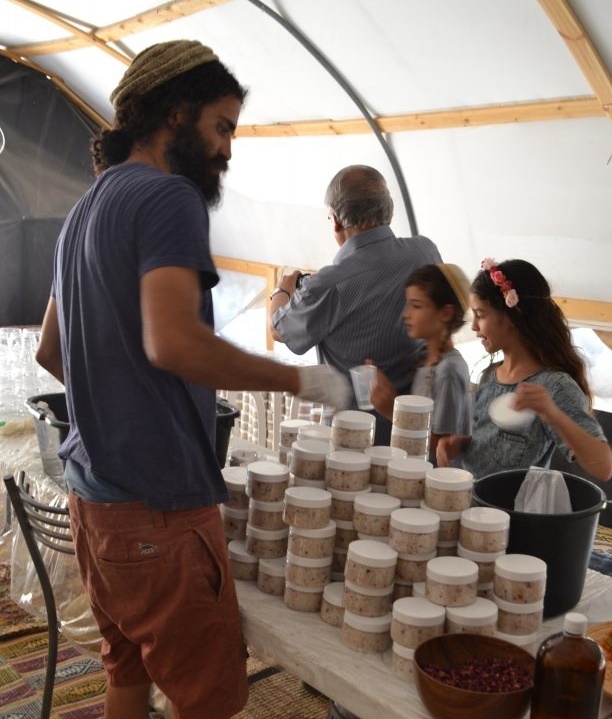 Shlomit Cohen crafting natural cosmetics